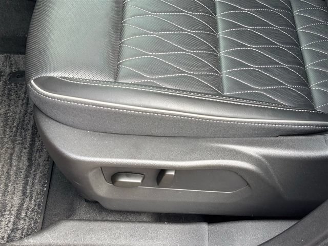 Used 2023 Buick Envision Avenir AWD/4WD image 17