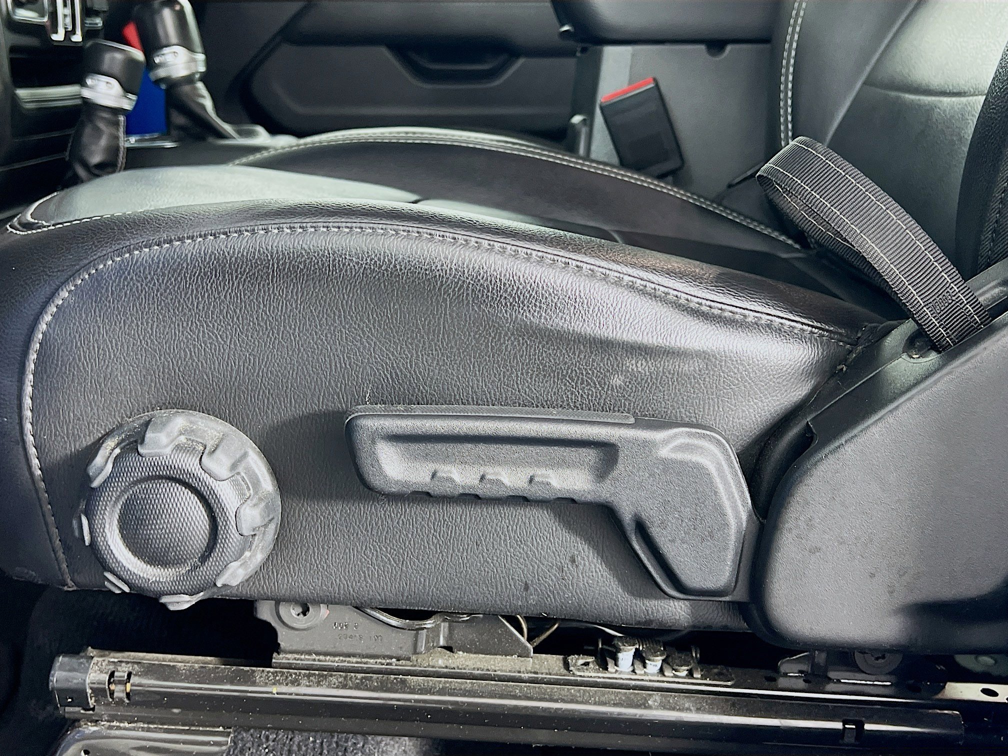 Used 2023 Jeep Wrangler Sahara w/ Cold Weather Group image 4