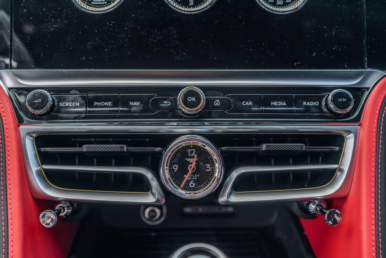 New 2025 Bentley Flying Spur Plug-In Hybrid image 49