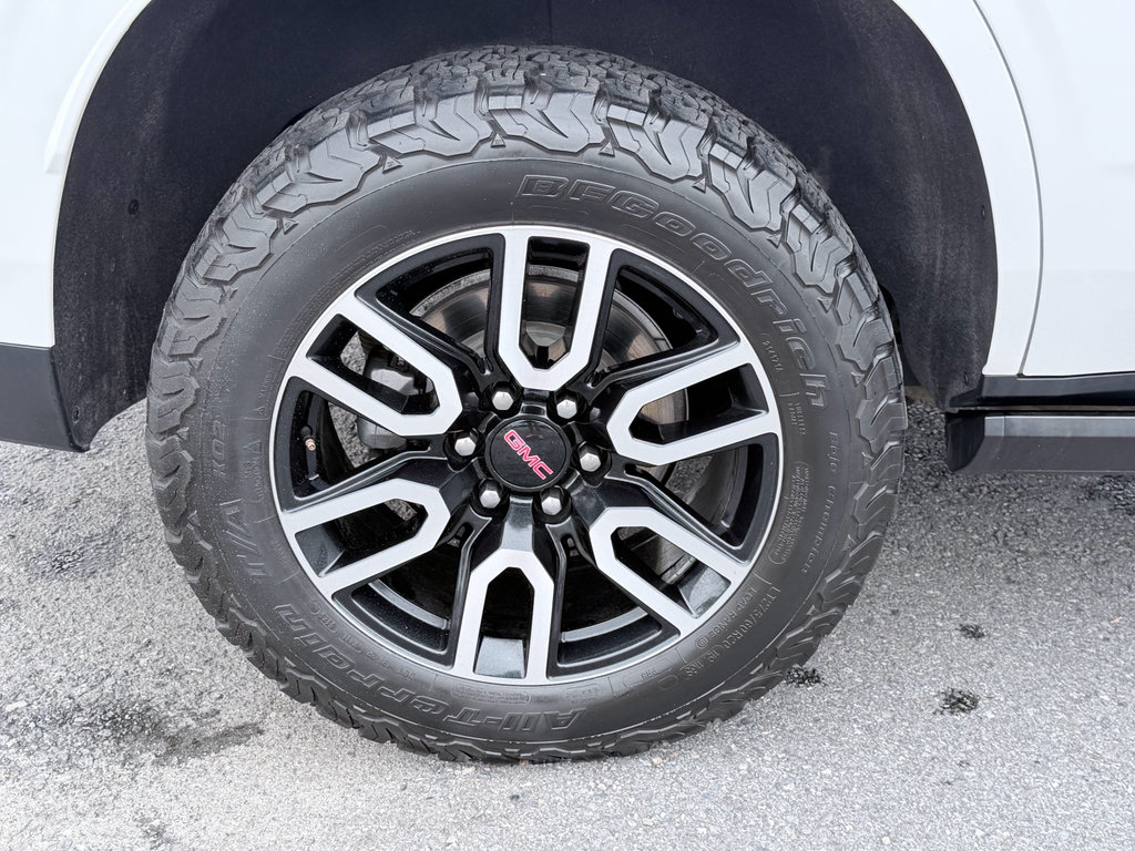Used 2023 GMC Yukon AT4 w/ AT4 Premium Plus Package AWD/4WD image 37