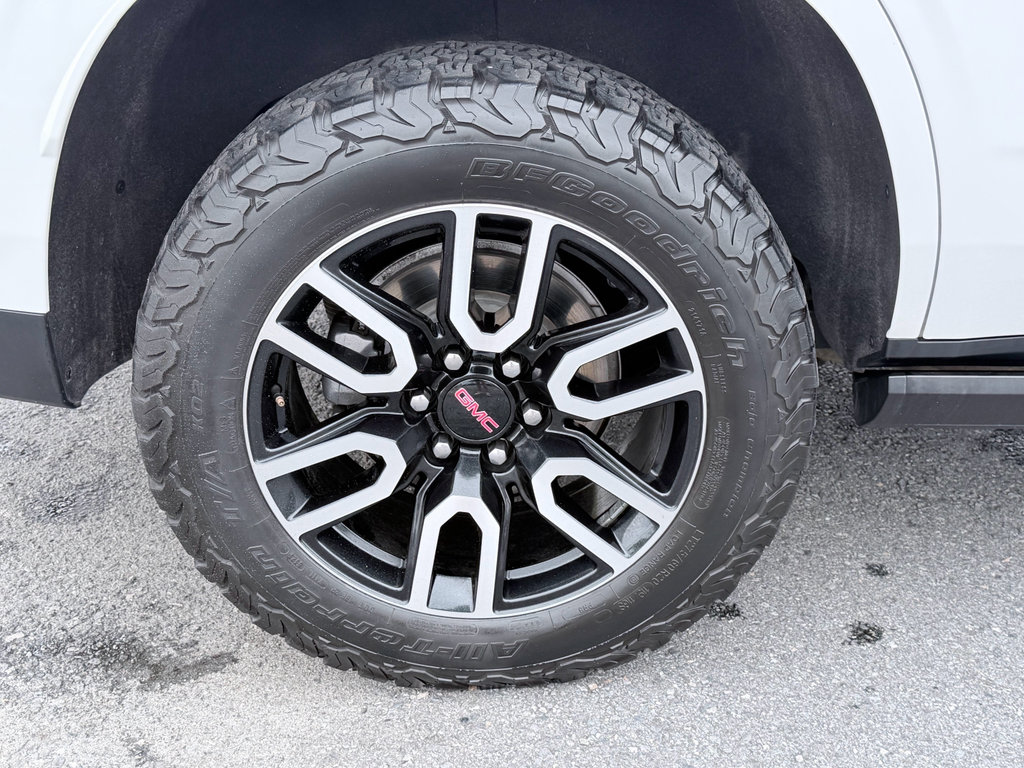 Used 2023 GMC Yukon AT4 w/ AT4 Premium Plus Package AWD/4WD image 37