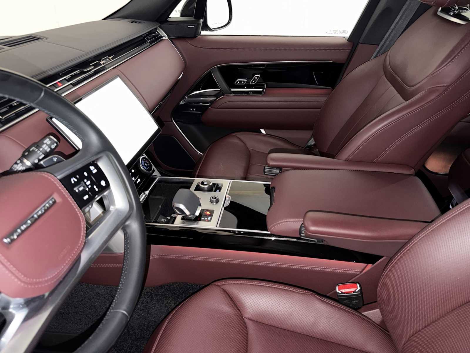 Used 2023 Land Rover Range Rover SE image 18