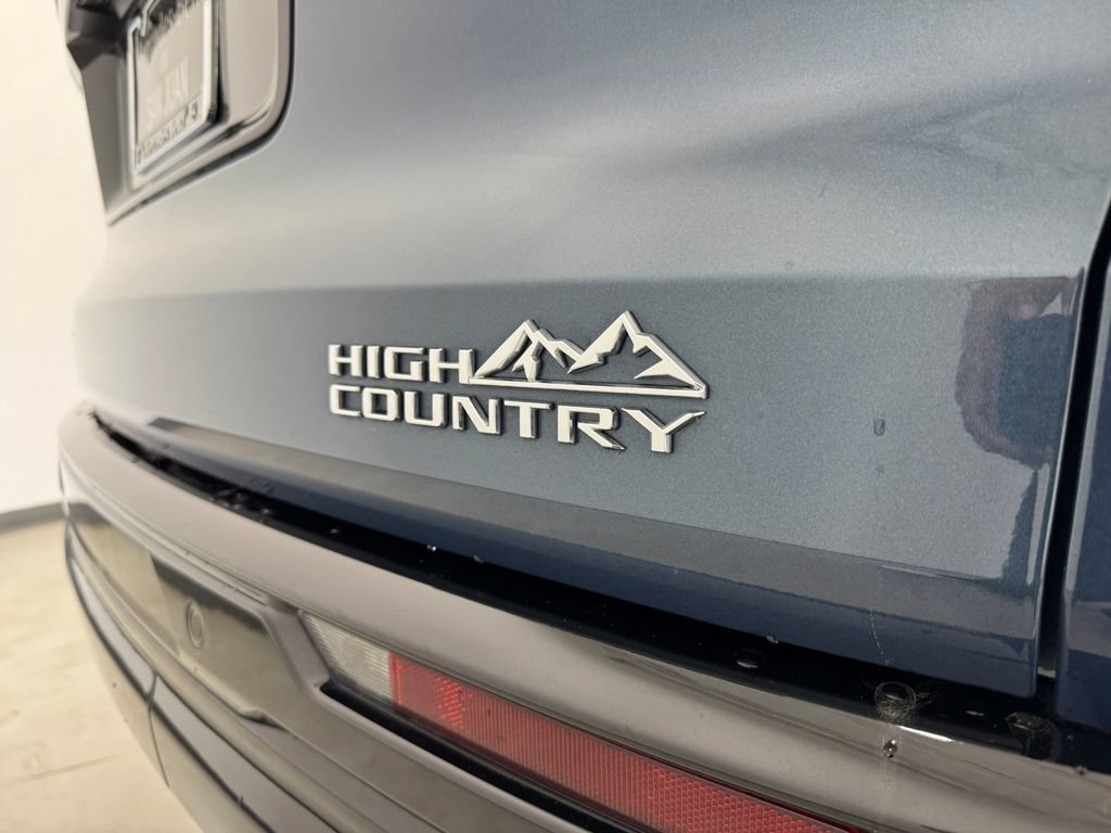 Used 2026 Chevrolet Traverse High Country w/ LPO, Floor Liner Package FWD image 40