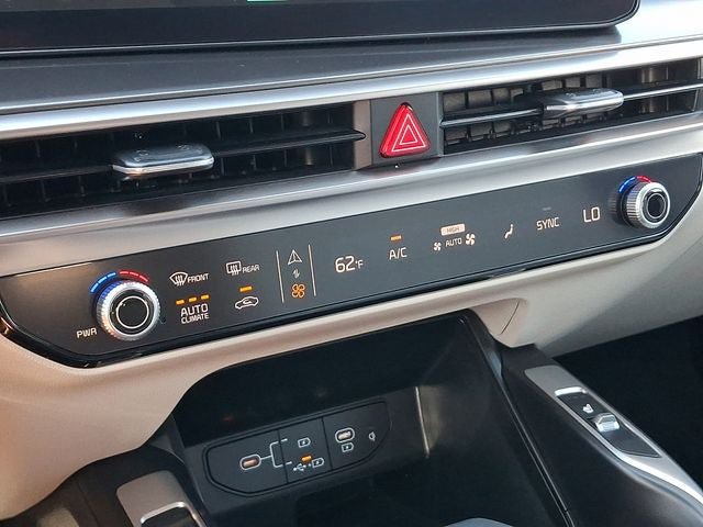 Certified 2025 Kia Sorento S w/ Panoramic Sunroof Package FWD image 17
