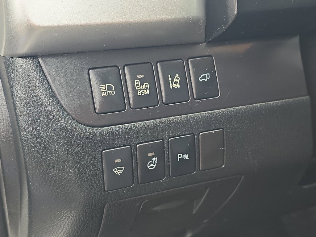 Used 2014 Toyota Highlander Limited Platinum image 28