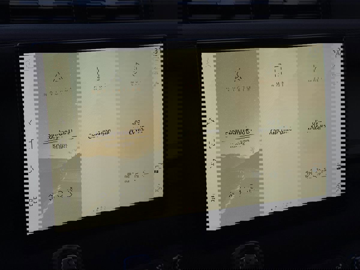 Used 2023 Land Rover Defender 110 75th Limited Edition image 34