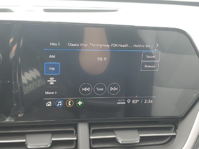 New 2026 Chevrolet Trax RS w/ Sunroof Package FWD image 27