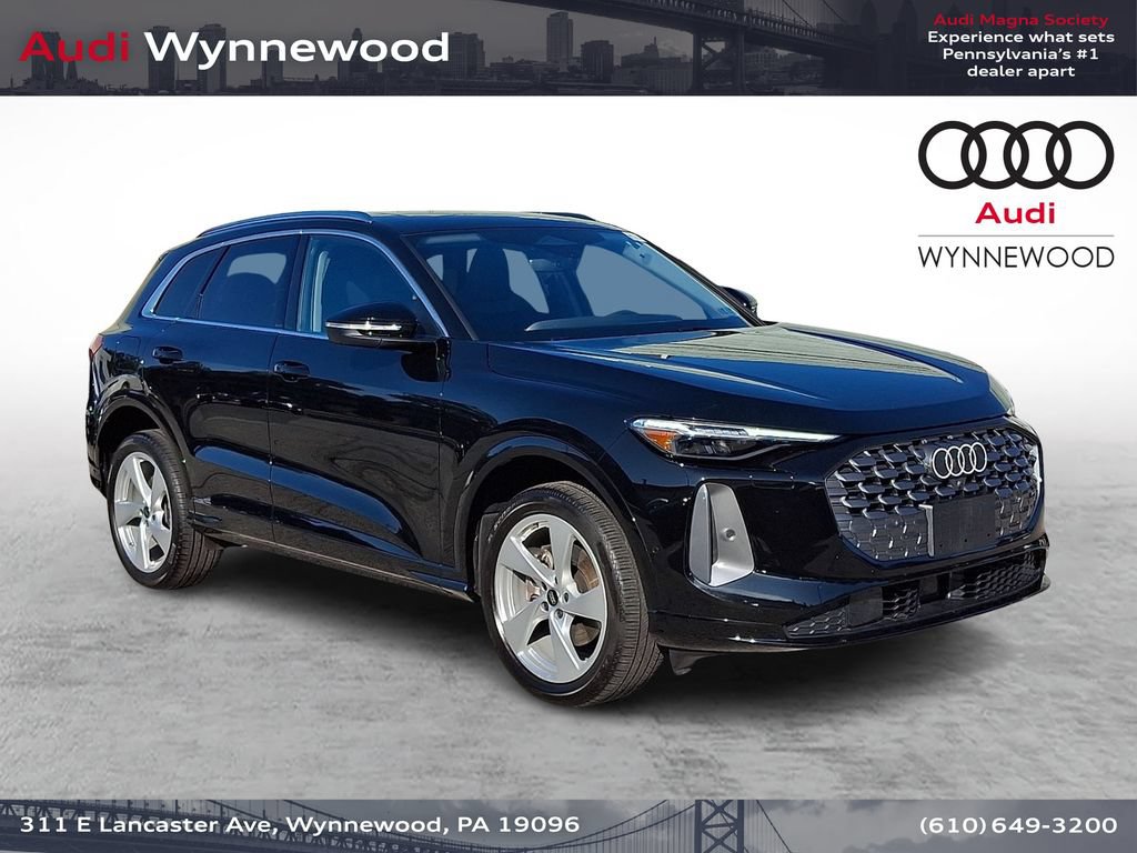 Certified 2025 Audi Q5 Premium Plus w/ Premium Plus AWD/4WD image 1