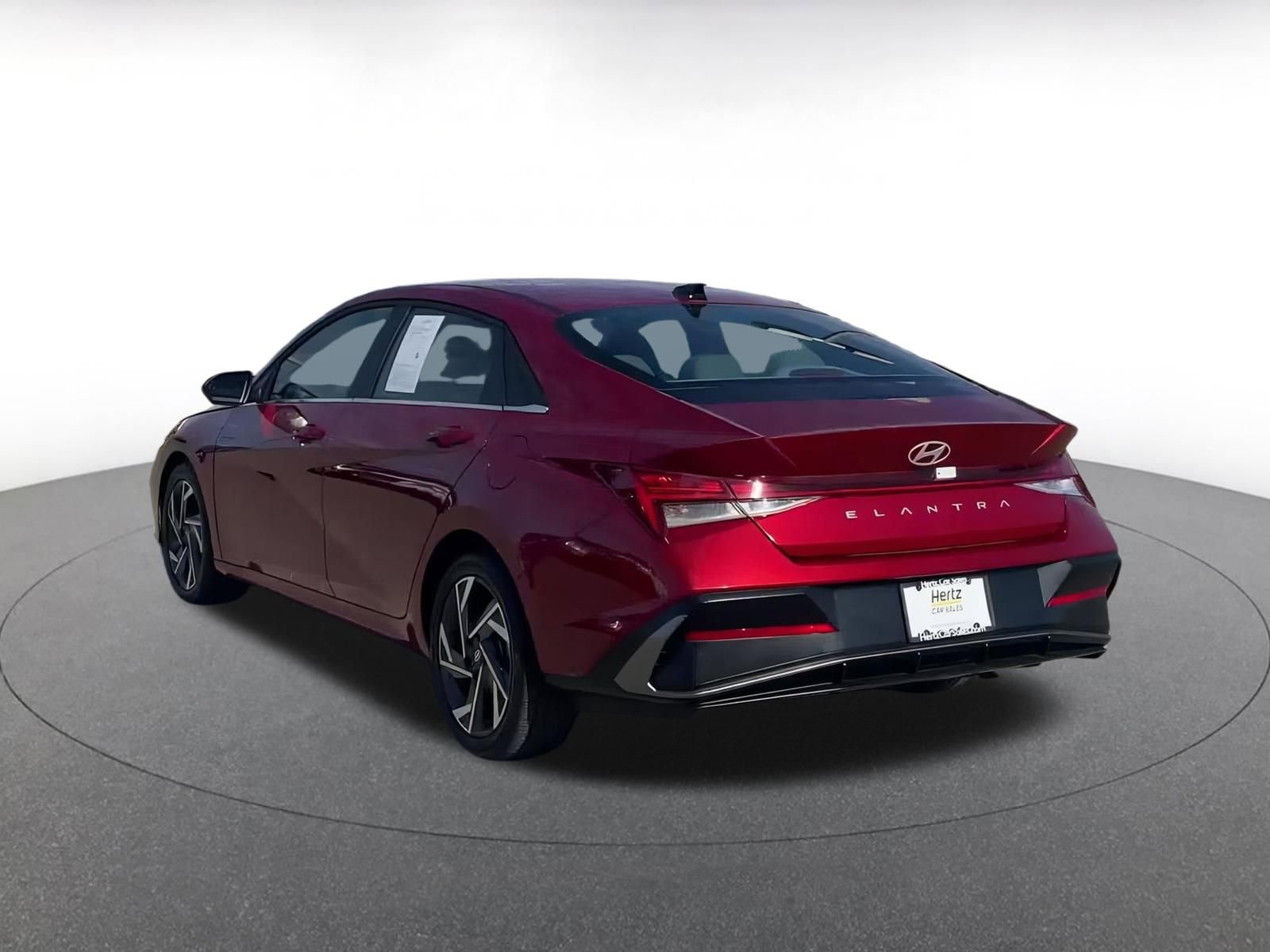 Used 2025 Hyundai Elantra SEL image 10