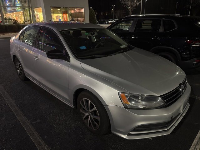 Used 2016 Volkswagen Jetta SE image 3