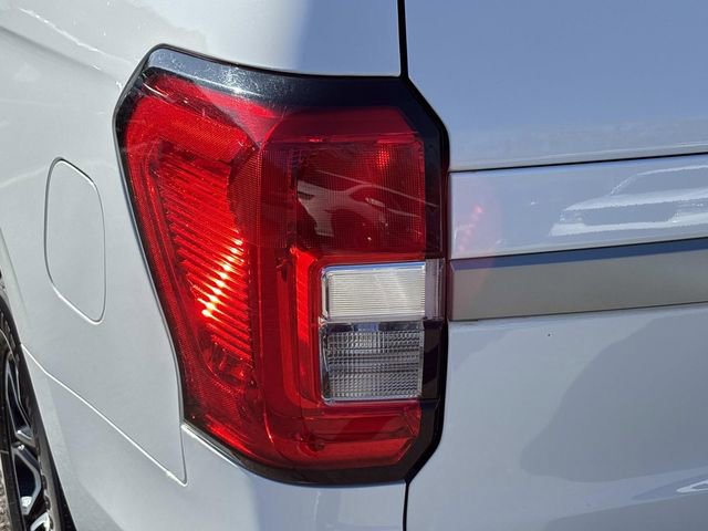 Certified 2024 Ford Expedition XLT image 11