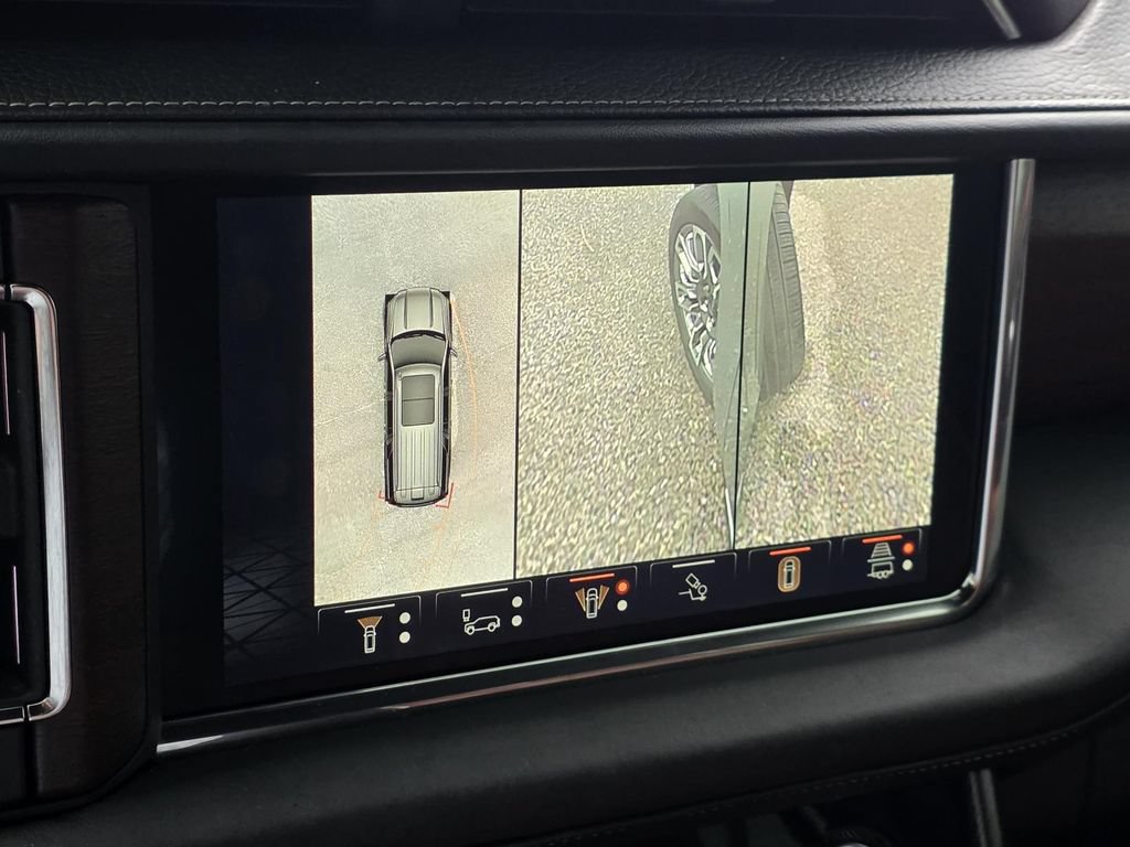 Used 2023 GMC Yukon Denali Ultimate AWD/4WD image 27