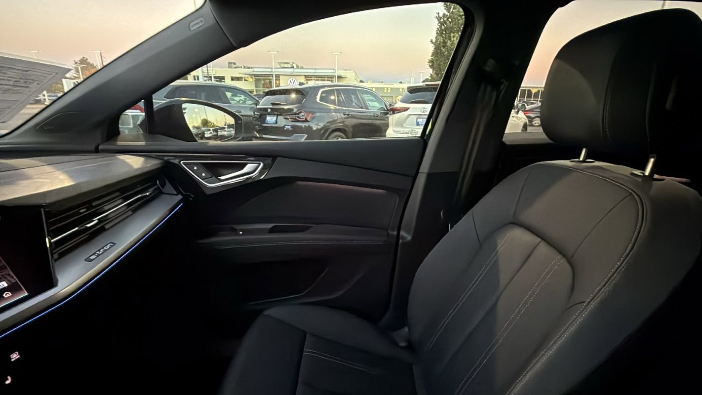 Used 2024 Audi Q4 e-tron Premium Plus w/ Premium Plus image 20