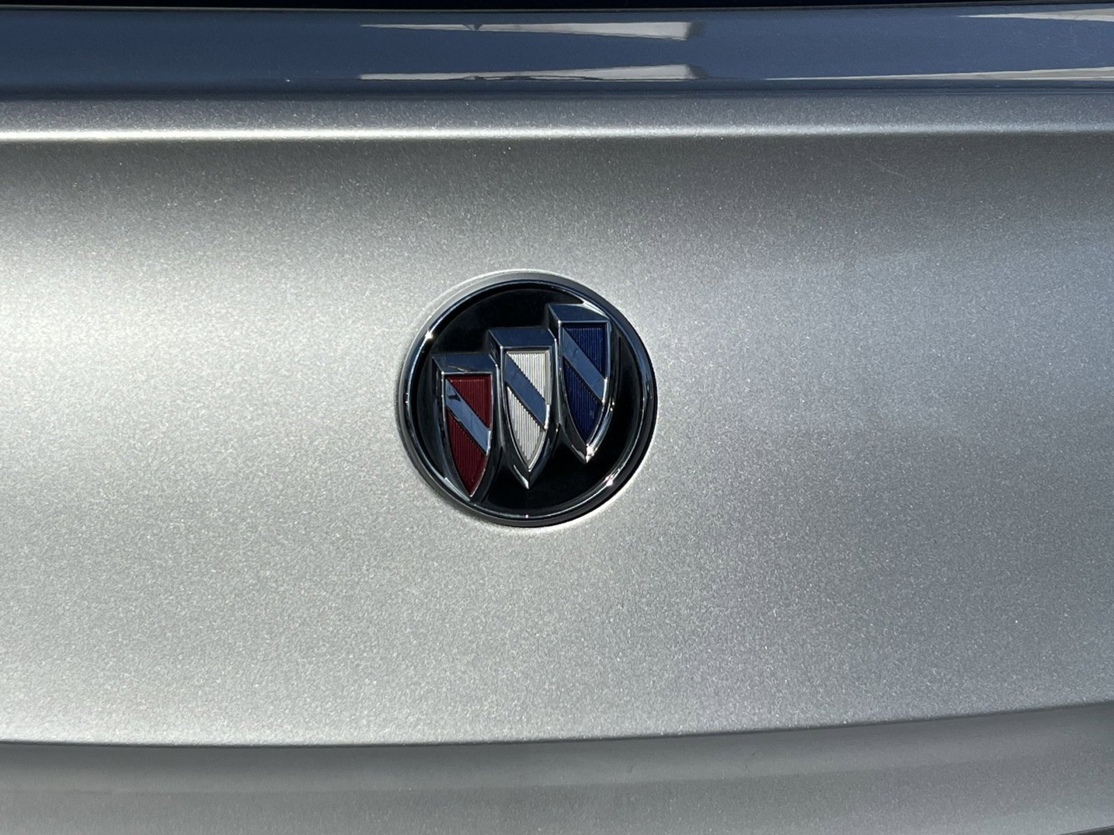 Used 2018 Buick Regal Essence w/ Driver Confidence Package #1 image 29