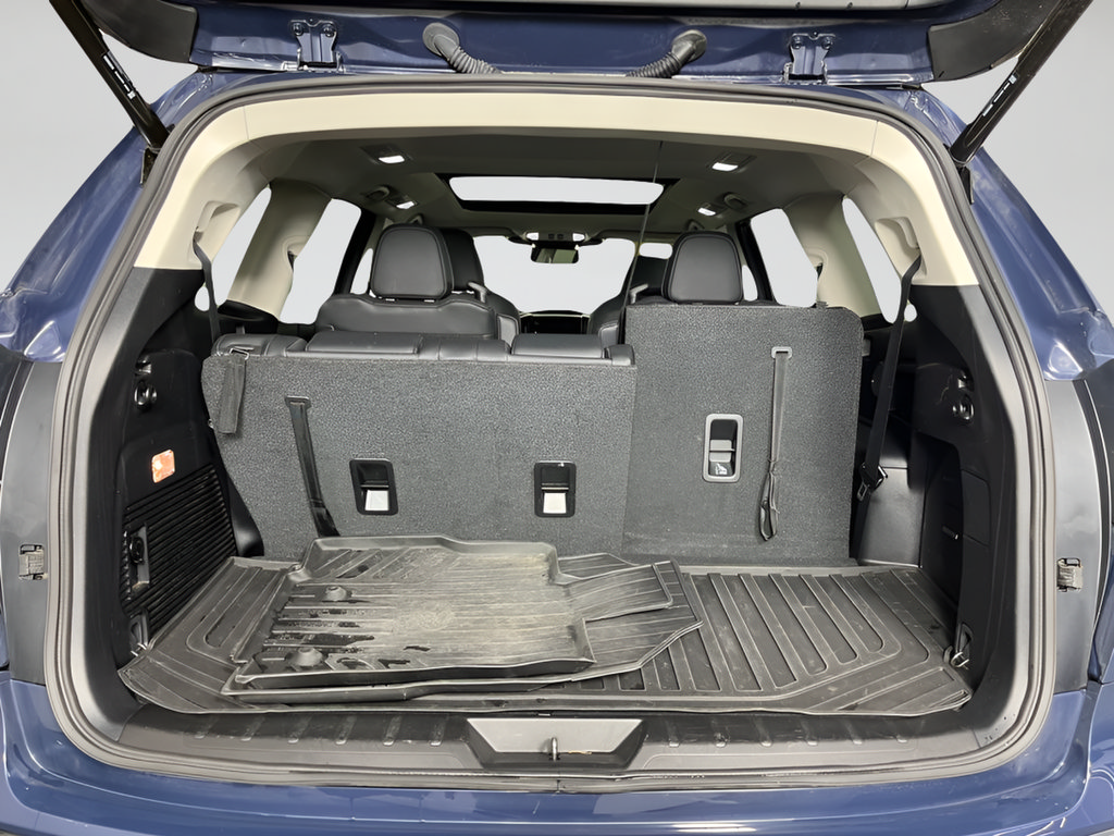 Used 2023 Subaru Ascent Limited w/ Technology Package AWD/4WD image 17