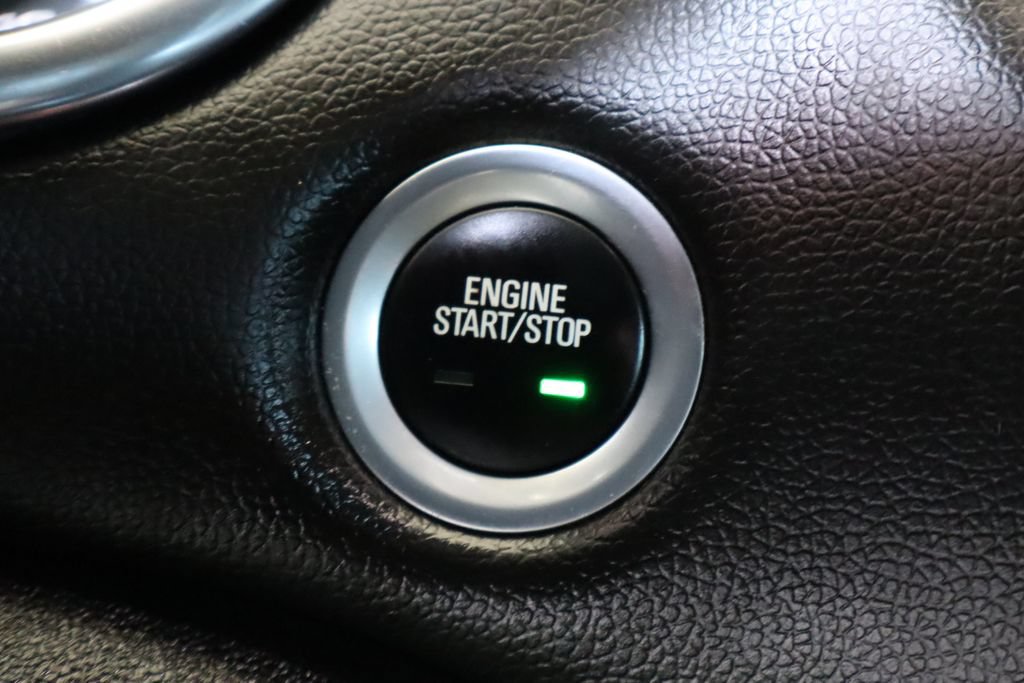 Used 2019 Chevrolet Malibu LT w/ Leather Package FWD image 22
