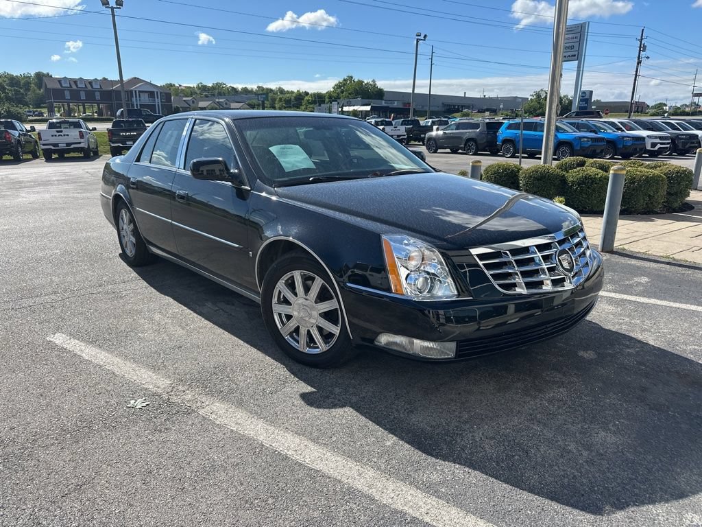 Used 2007 Cadillac DTS Luxury II FWD image 2
