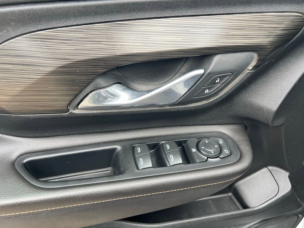 Used 2020 GMC Terrain SLT image 15