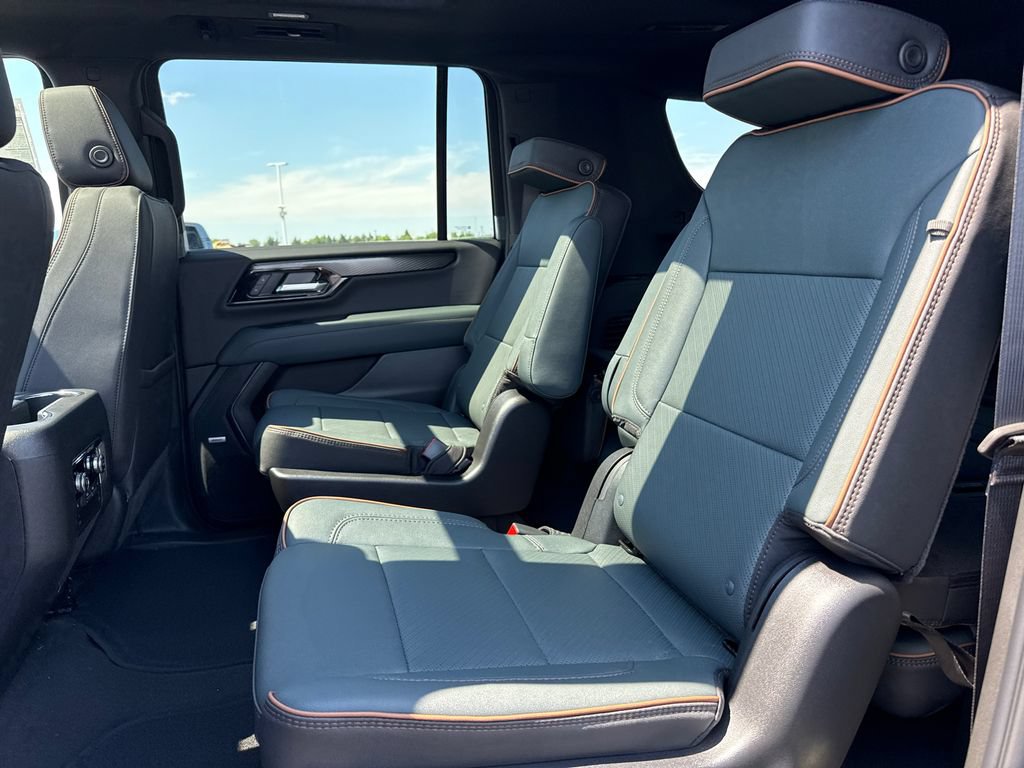 New 2026 GMC Yukon XL AT4 AWD/4WD image 32