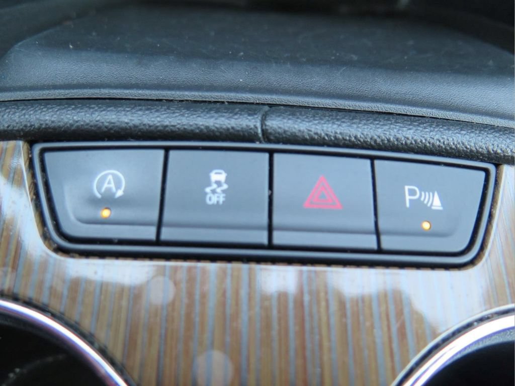 Certified 2021 GMC Acadia SLE FWD image 15