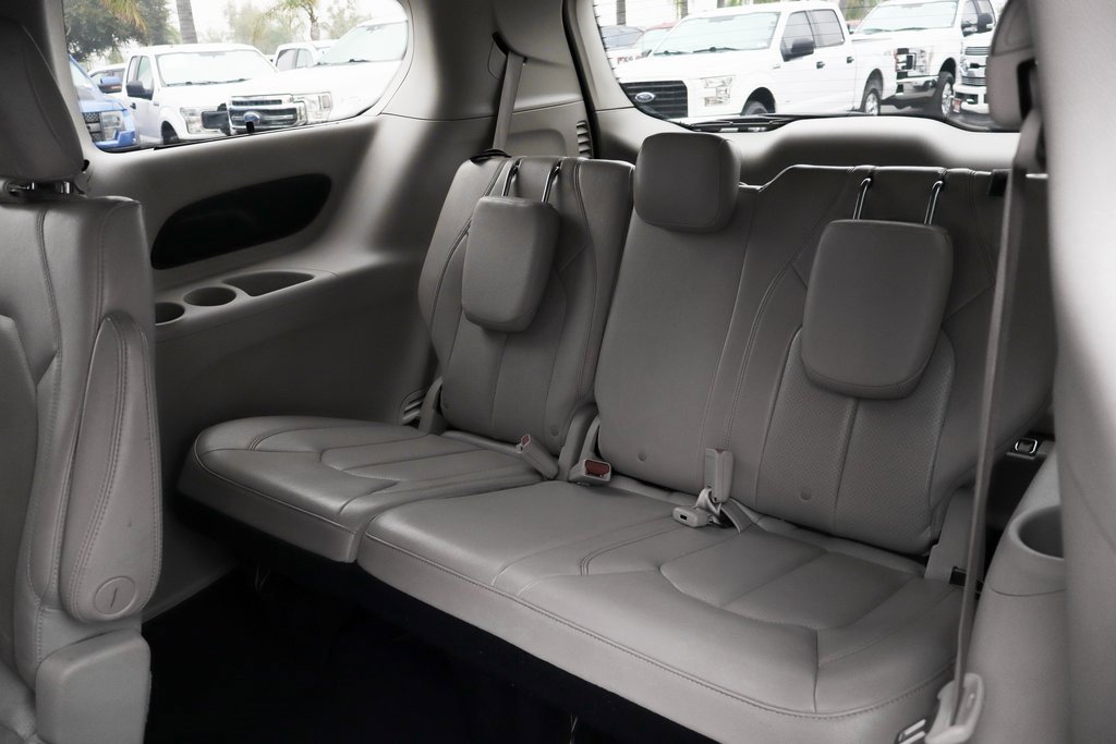 Used 2021 Chrysler Pacifica Touring-L image 45