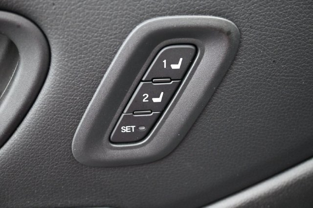 Used 2025 Honda Pilot Black Edition image 15