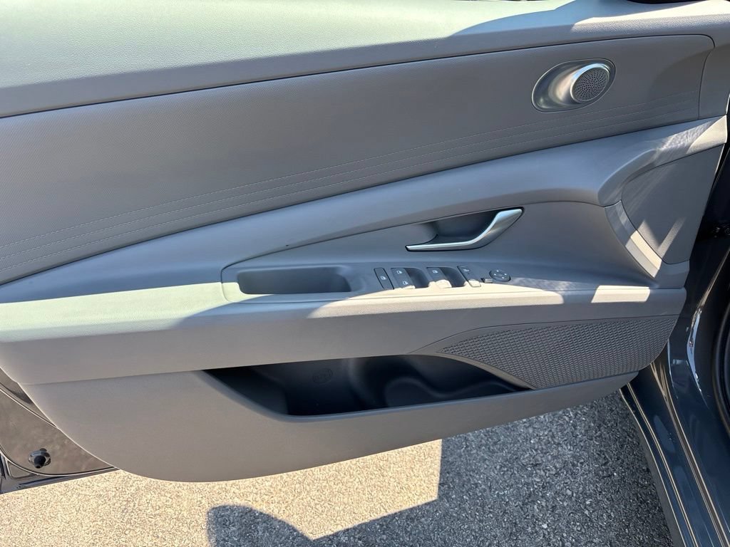 Certified 2024 Hyundai Elantra SEL FWD image 18