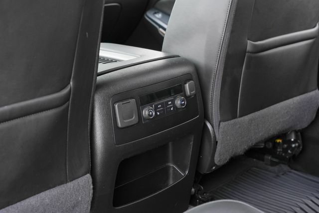 Used 2020 GMC Yukon Denali RWD image 38