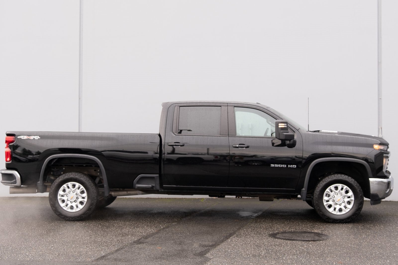 Used 2024 Chevrolet Silverado 3500 LT image 23
