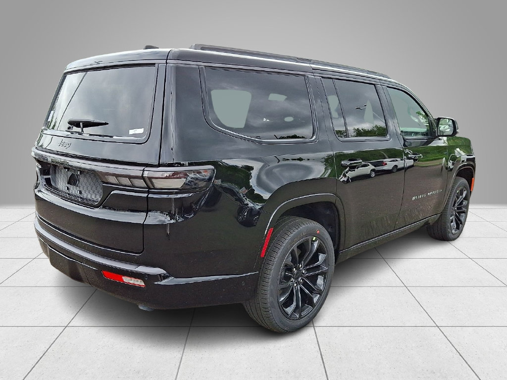 New 2026 Jeep Grand Wagoneer Summit AWD/4WD image 4