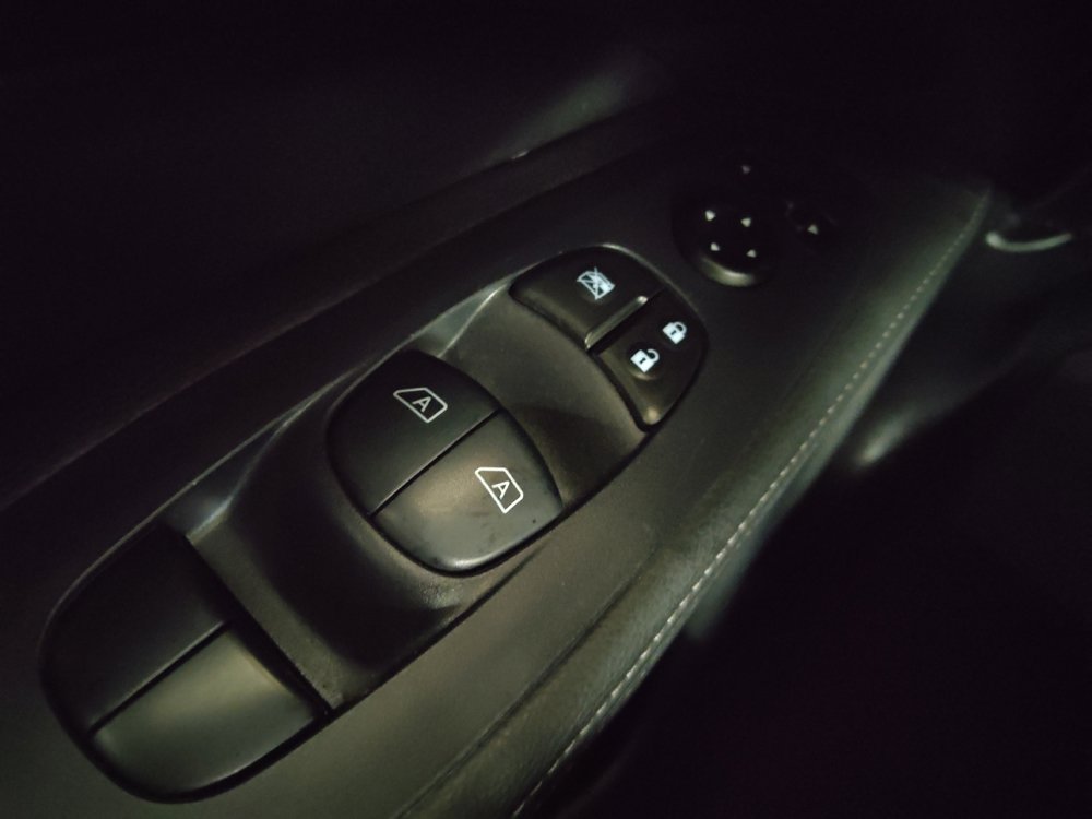 Used 2019 Nissan Pathfinder SV FWD image 27