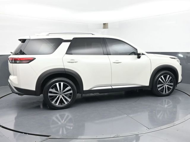 Used 2023 Nissan Pathfinder Platinum AWD/4WD image 3