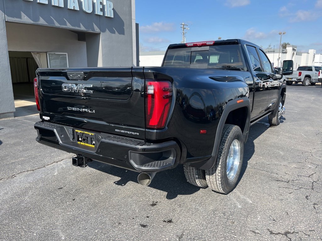 New 2025 GMC Sierra 3500 Denali Ultimate image 8