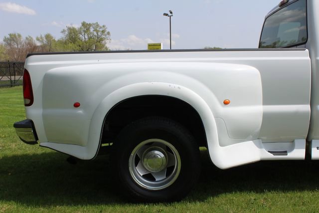 Used 2001 Ford F350 Lariat image 9