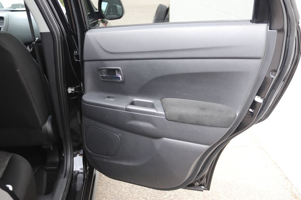 Used 2023 Mitsubishi Outlander Sport SE AWD/4WD image 13