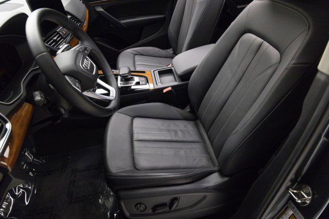 Used 2021 Audi Q5 e Premium w/ Convenience Package image 18