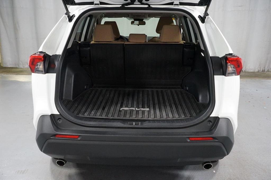 Certified 2025 Toyota RAV4 LE AWD/4WD image 33