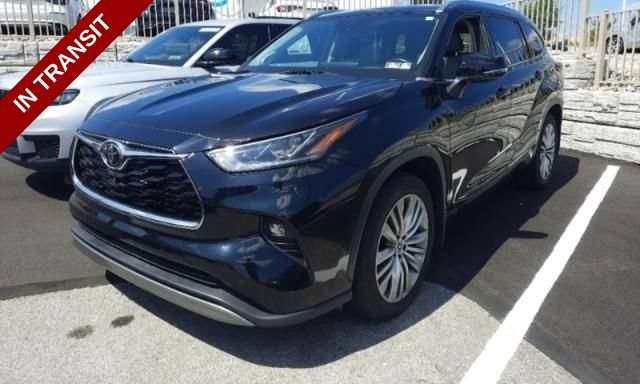 Used 2023 Toyota Highlander Platinum AWD/4WD image 1