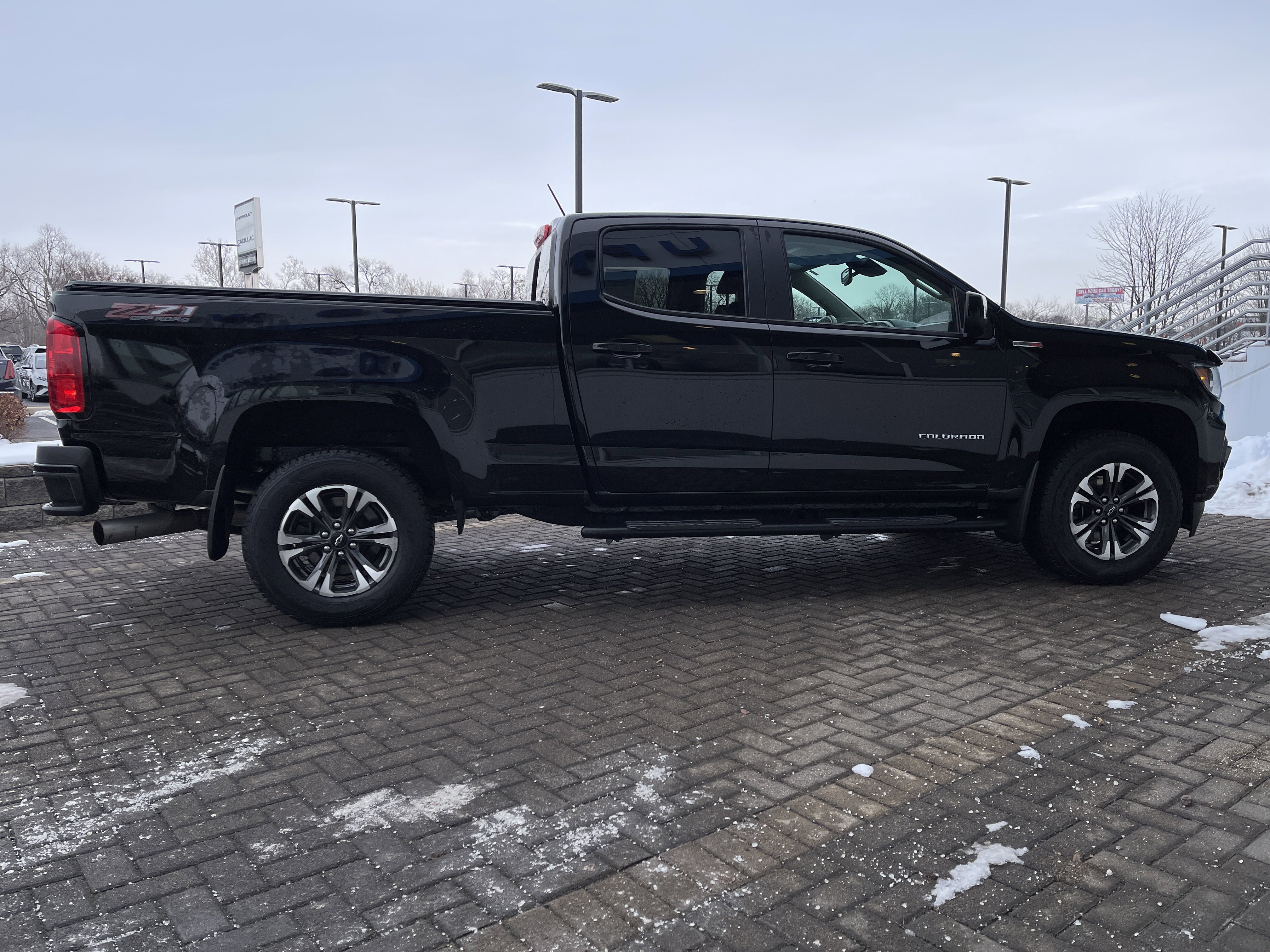 Used 2022 Chevrolet Colorado Z71 w/ Safety Package image 6
