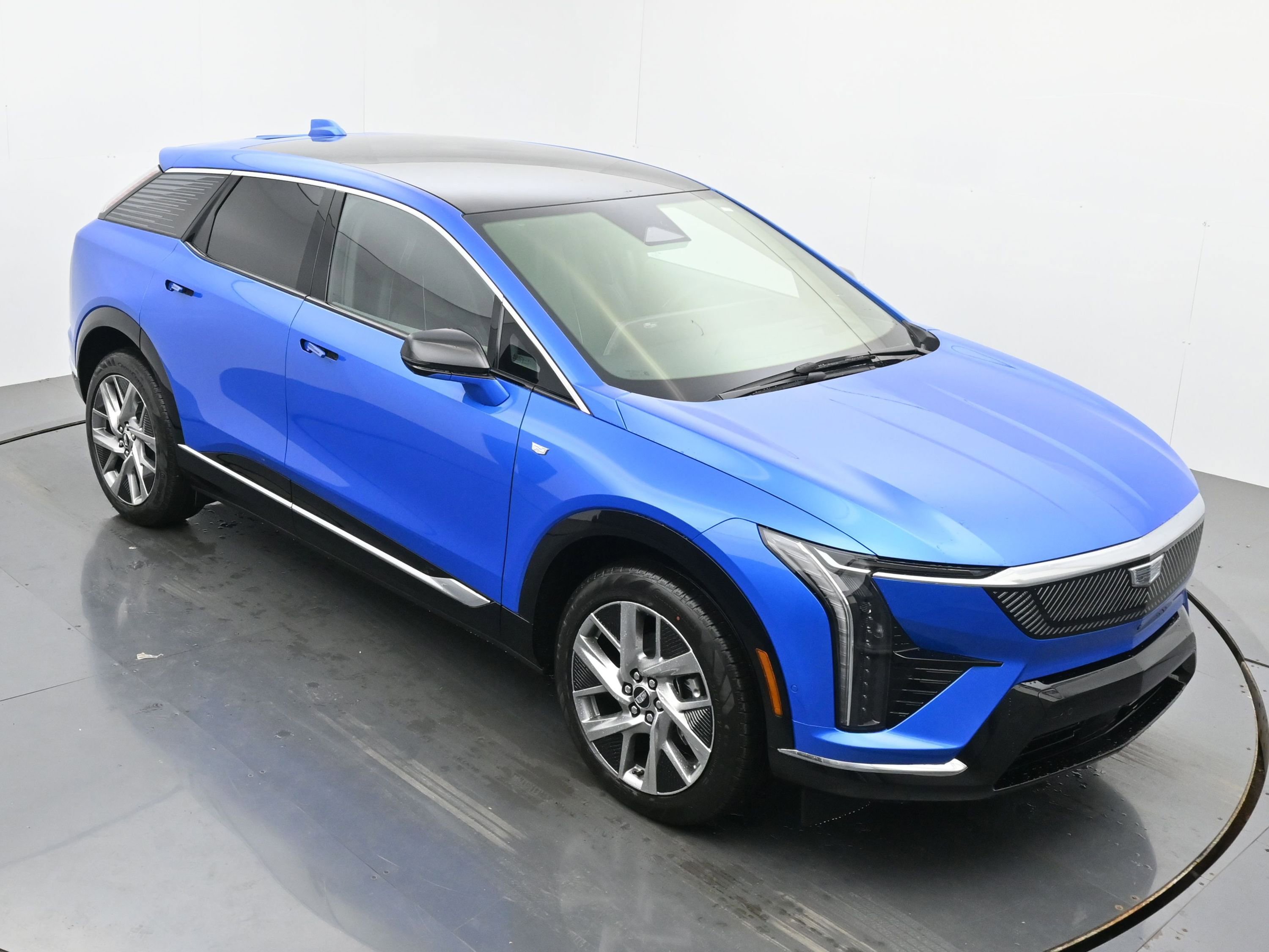 New 2026 Cadillac Optiq Luxury 2 AWD/4WD image 30