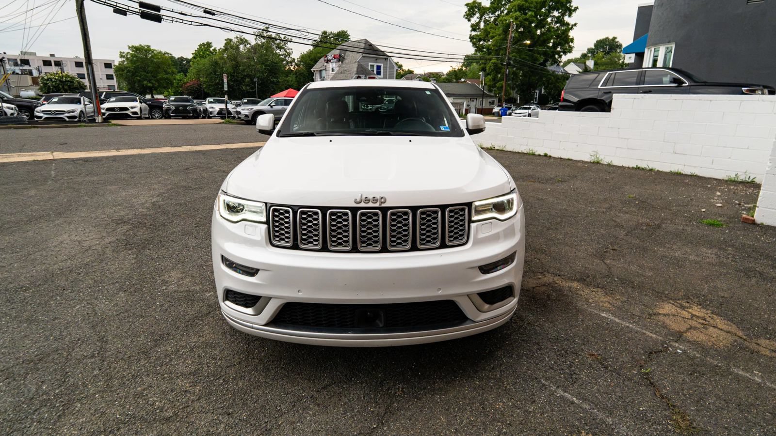 Used 2020 Jeep Grand Cherokee Summit AWD/4WD image 9