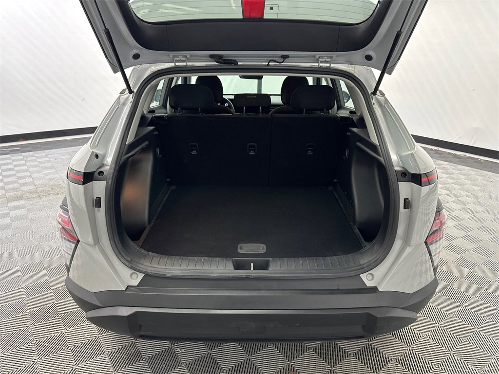 Used 2024 Hyundai Kona SE image 18