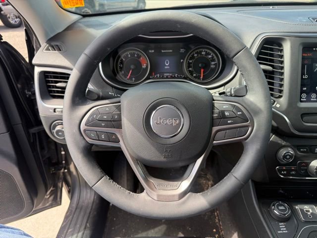 Used 2022 Jeep Cherokee Latitude Lux w/ Sun & Sound Group AWD/4WD image 18