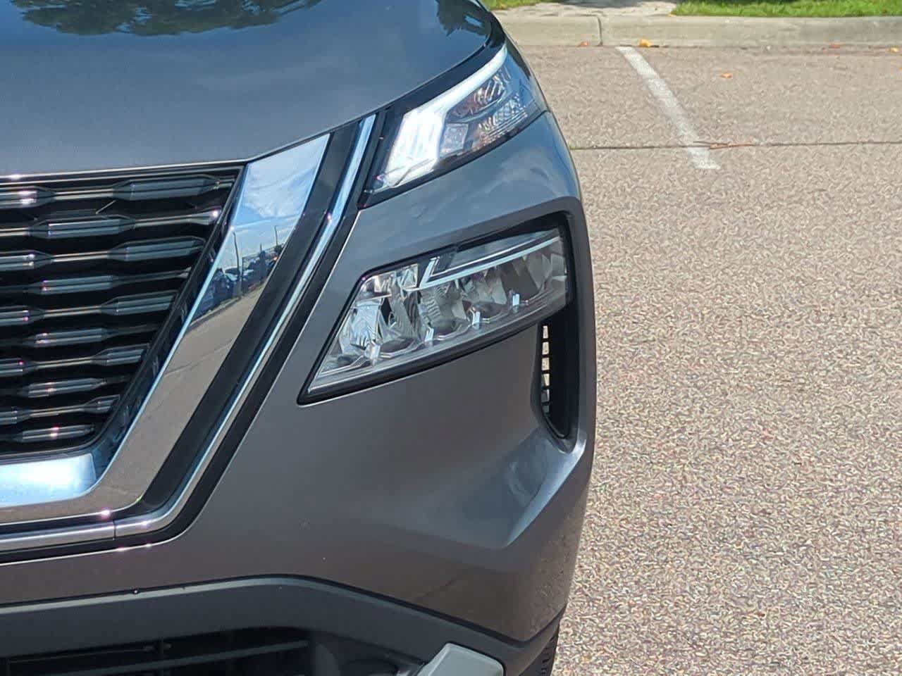 Used 2023 Nissan Rogue SV AWD/4WD image 10