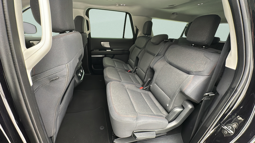 Used 2025 Ford Expedition Max Active AWD/4WD image 11