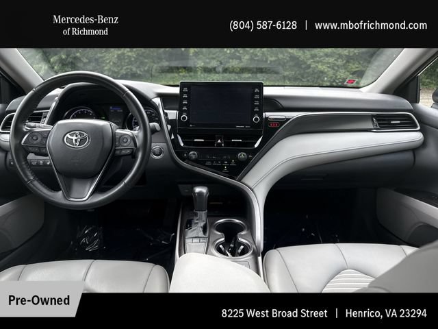 Used 2023 Toyota Camry SE w/ Cold Weather Package FWD image 17