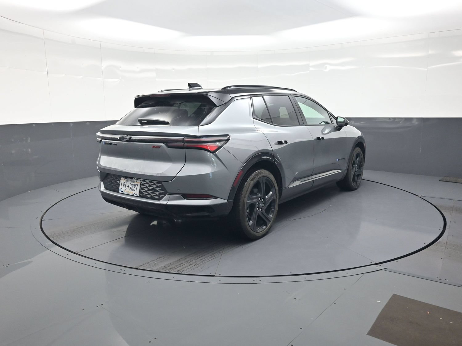 New 2026 Chevrolet Equinox EV RS AWD/4WD image 3