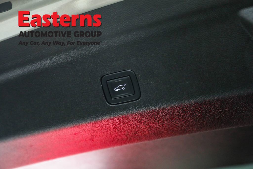 Used 2021 Cadillac Escalade ESV Premium Luxury Platinum image 28