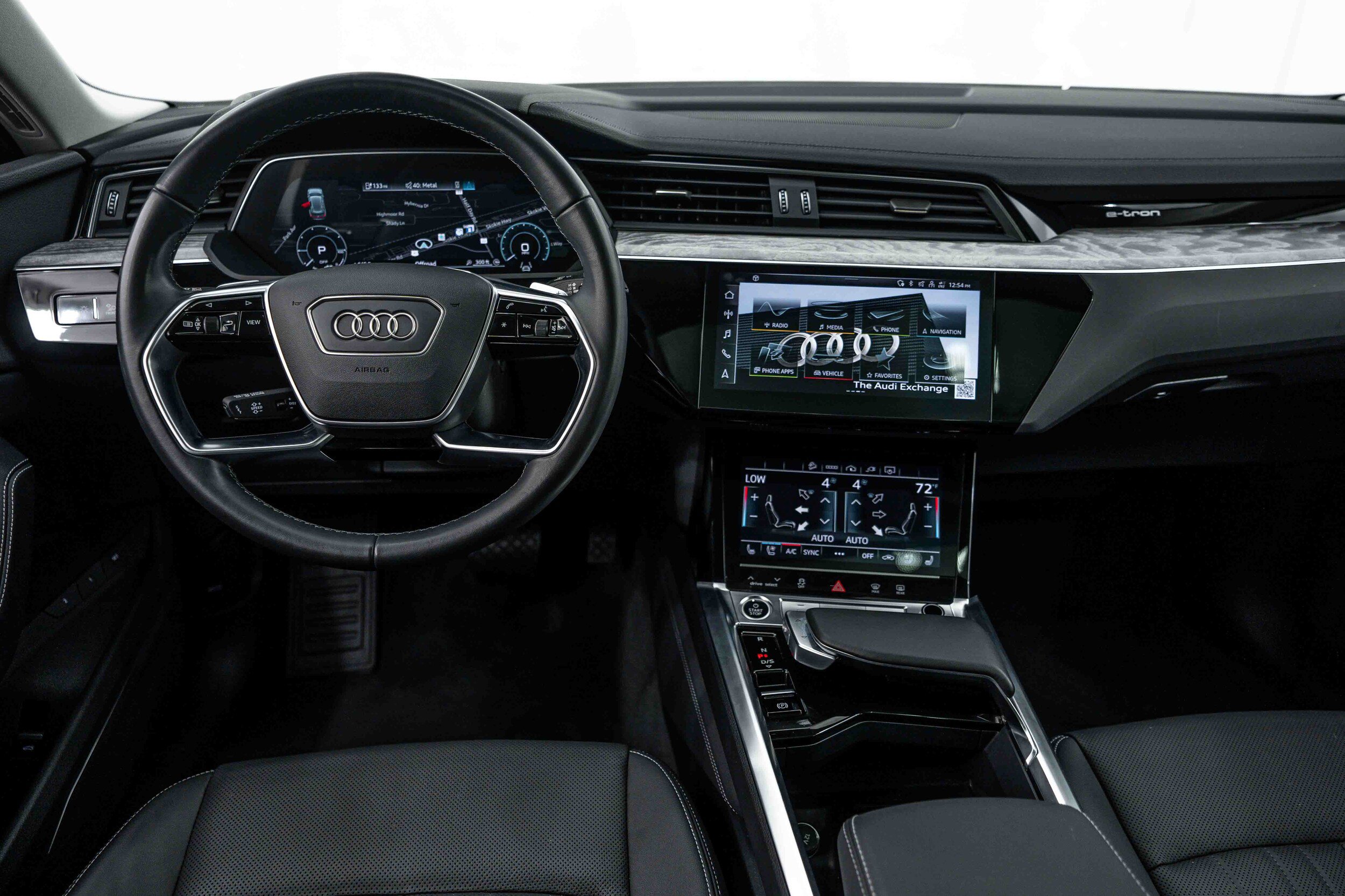 Certified 2024 Audi Q8 e-tron Premium Plus w/ Premium Plus Package AWD/4WD image 19