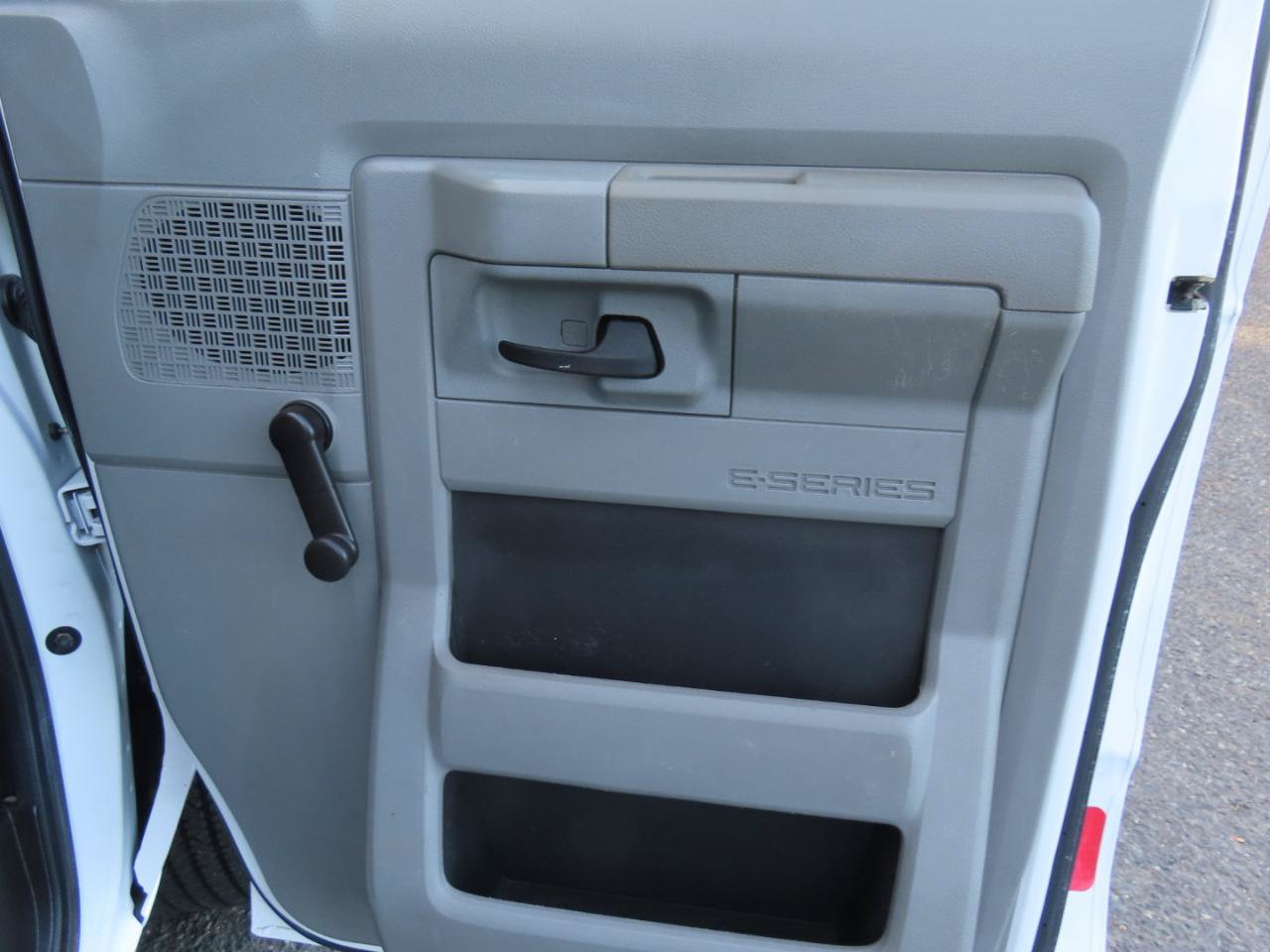 Used 2013 Ford E-250 and Econoline 250 RWD image 15